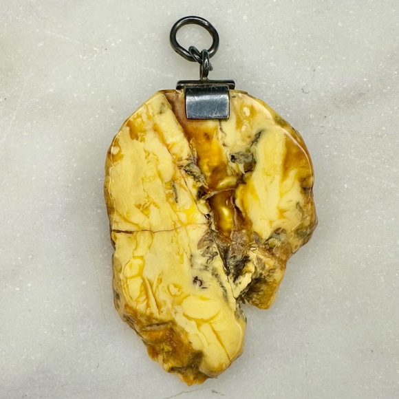 Natural Butterscotch Baltic Egg Yolk Unique Amber Pendant Necklace Jewelry - Picture 7 of 7